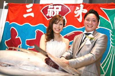 マグロ解体ショーを結婚式で行うことで印象深くなる！東京や大阪などでの実績もある【鮪達人】のご利用を