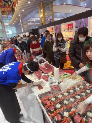 大阪のパチンコ店様にてマグロ解体ショー！！！
