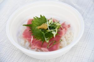 生マグロ丼を出張屋台で！！