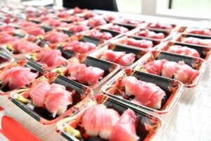 大阪のゲストハウス様でマグロ解体ショーPart２