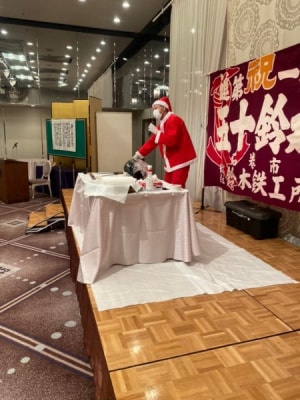 大阪のホテルでマグロ解体ショー　クリスマスversion
