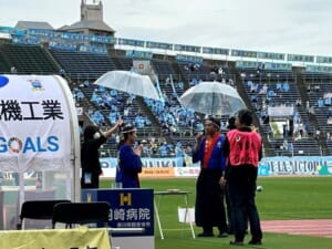 香川県のサッカースタジアムでマグロ解体ショーを実施して参りました！