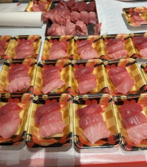 東京都足立区の法人様の食堂にてマグロの解体ショーを行って参りました。