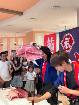 大阪市内のとあるホテルでマグロの解体ショー実施！！！