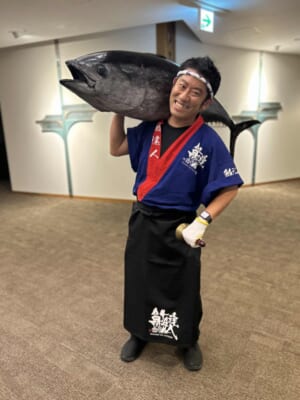 神奈川県のホテルにてマグロの解体ショーをして宴会を盛り上げるお手伝いをさせて頂きました。