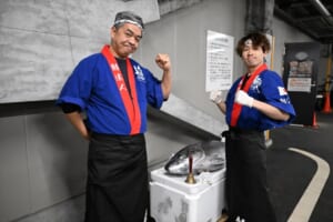 どんな所でもマグロの解体ショー！！兵庫県神戸市にて周年記念でマグロの解体ショーを行って参りました！！
